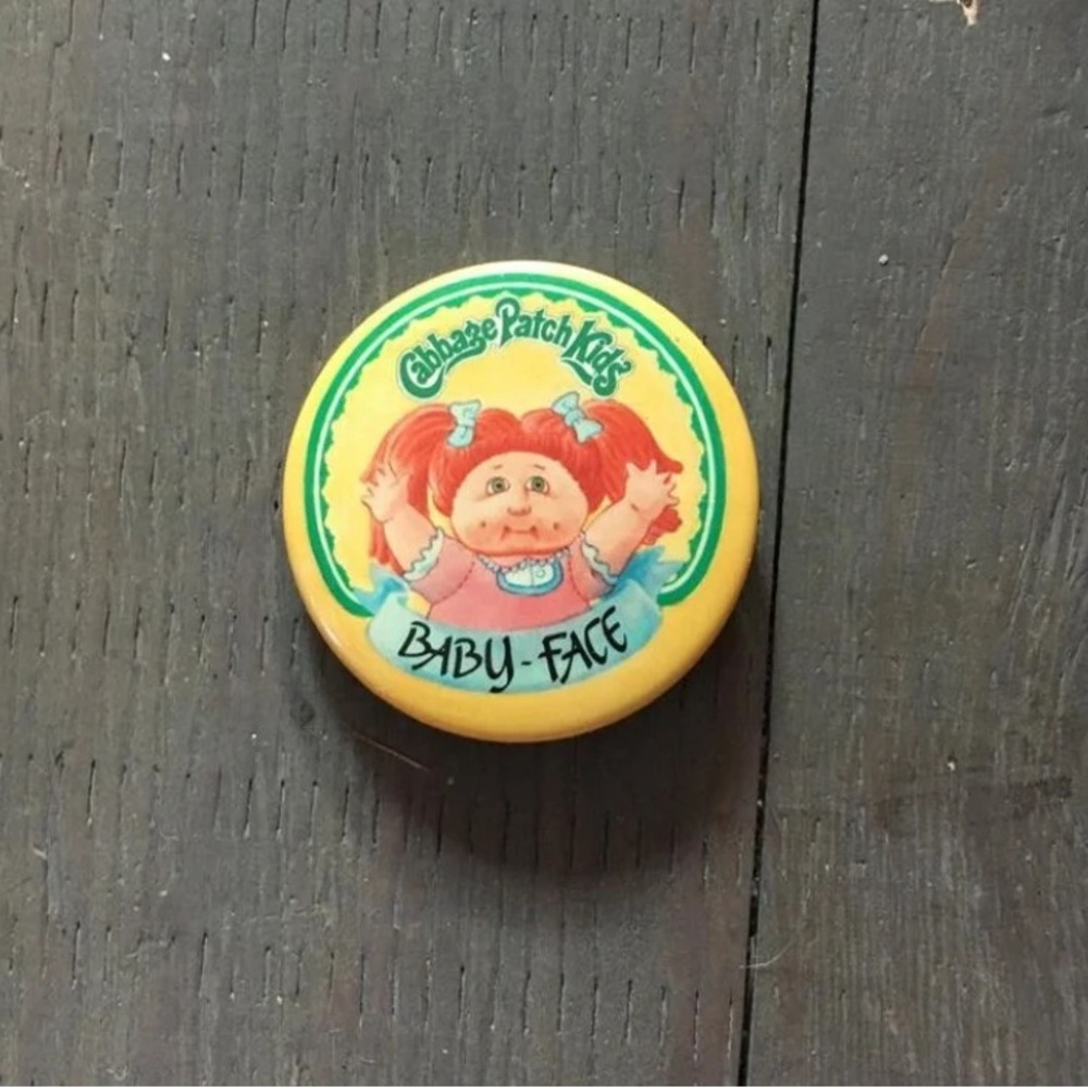 1983 Cabbage patch kids pinback button